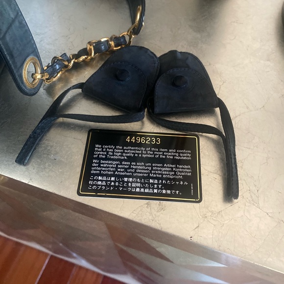 CHANEL Carry On - Picture 5 of 7